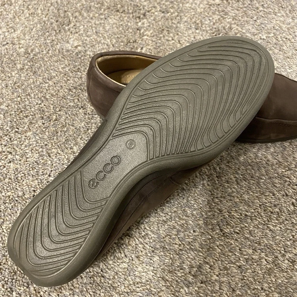 Ecco Slip On Loafers Sz 9.5 EU 40 Brown Nubuck Leather Classic Casual Comfort